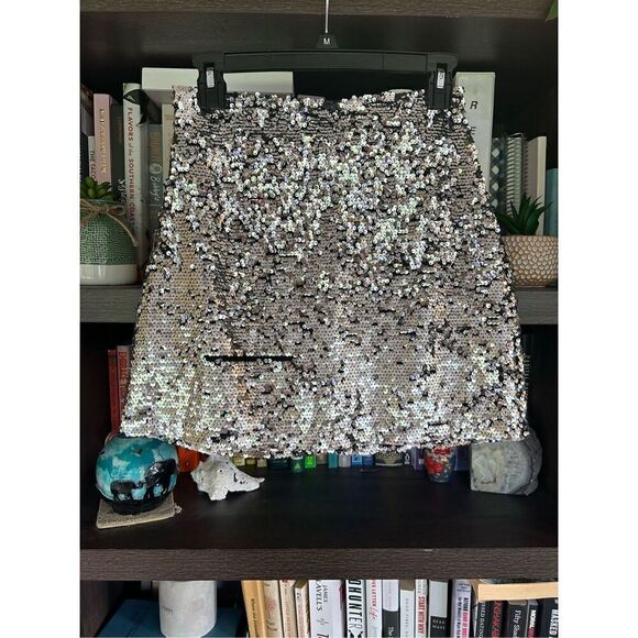 🐿️ Urban Outfitters UO Trixie Sequin Pelmet Mini Skirt Size Small - Picture 2 of 8